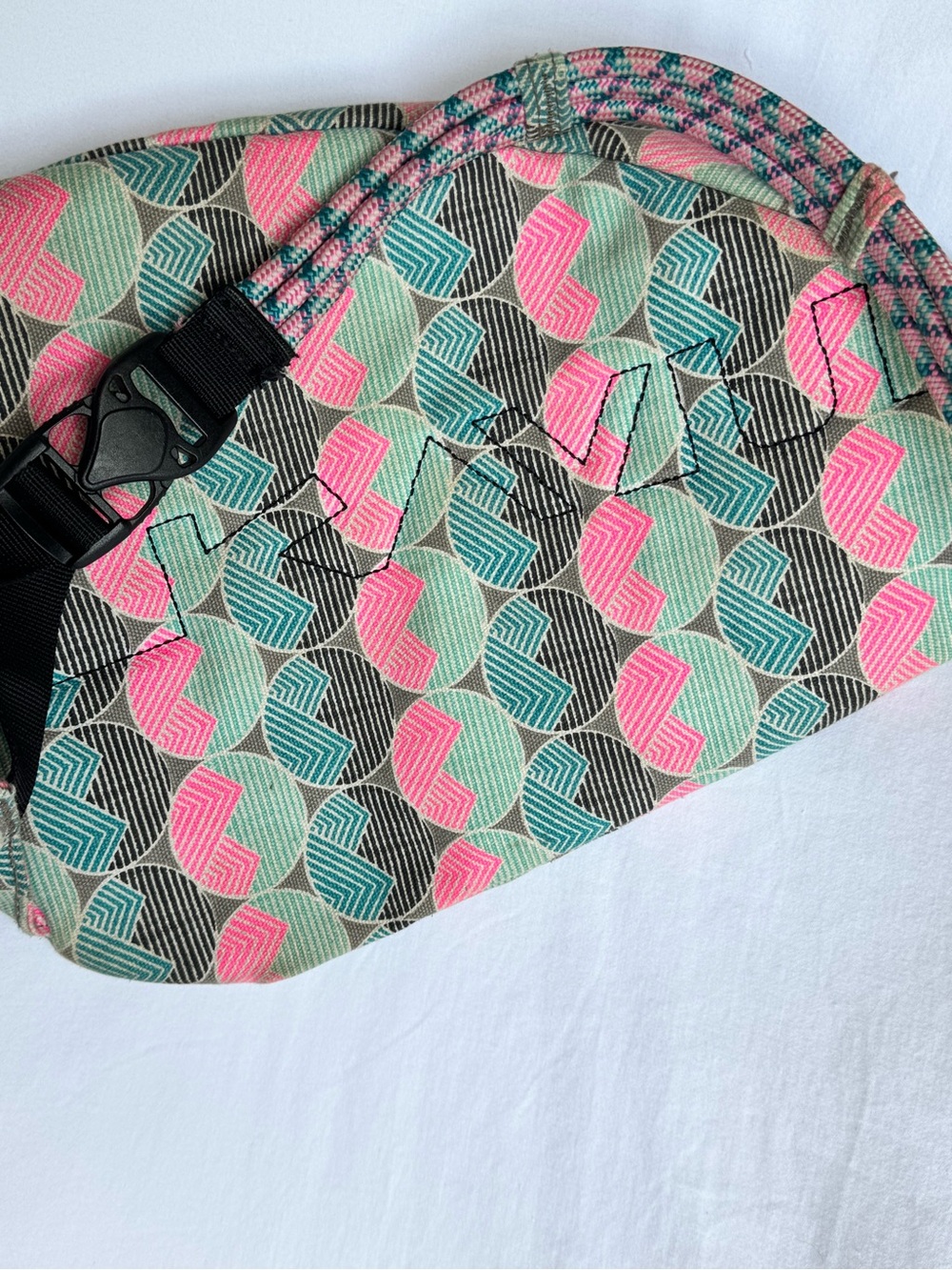 Kavu Pink Teal and Black Geometric Rope Sling Backpack - Picture 5 of 6